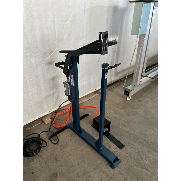 STEP Pneumatic Stapler on Stand PB3522