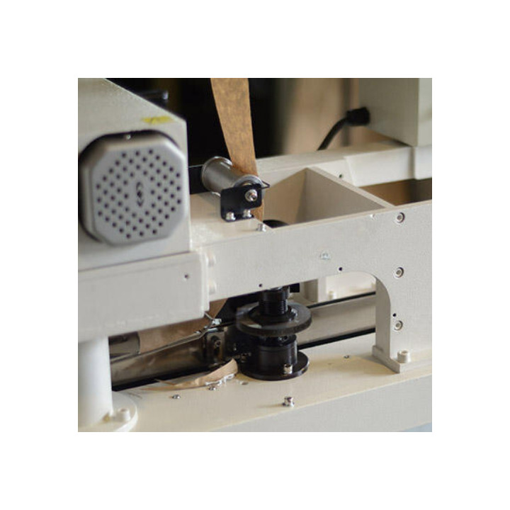 STEP FAC-N980AC Bag Closing Machine with conveyor